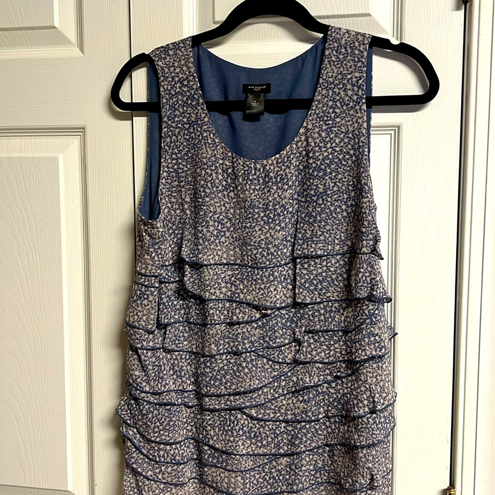 Ladies Ann Taylor Ruffled Too Size Medium